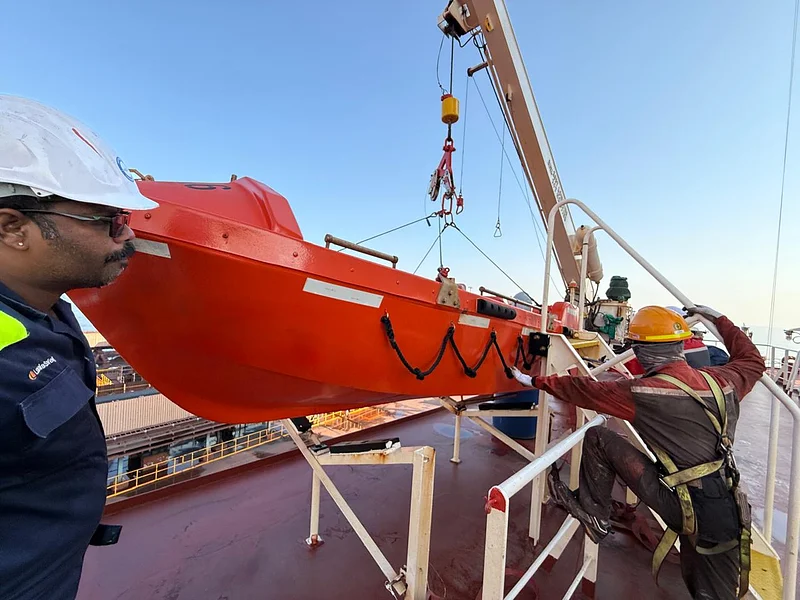 At Sohar Port, Oman, we carried out comprehensive inspection and servicing of lifeboats, rescue boats, and firefighting systems.
